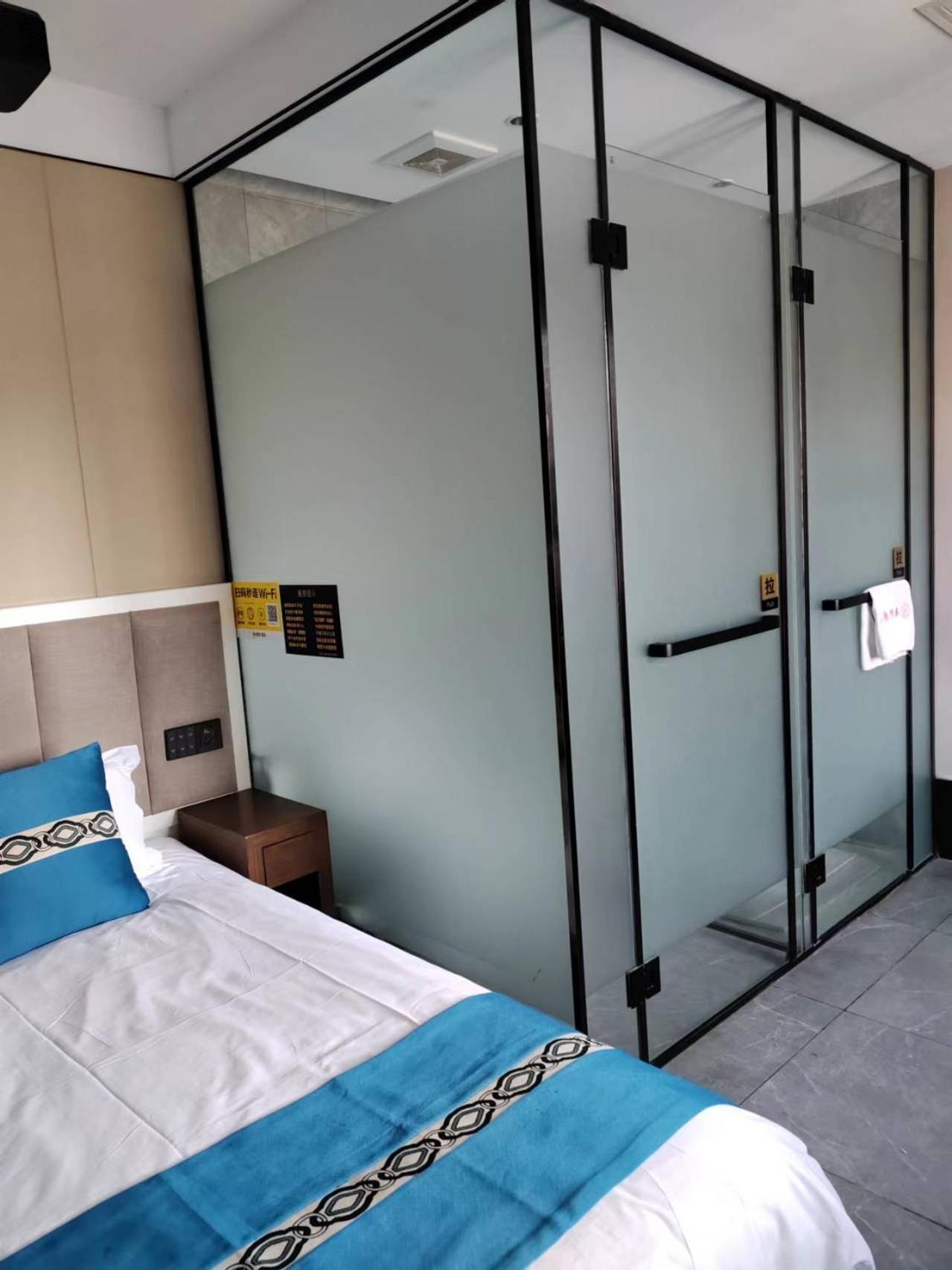 Beijing Tangfu Hotel - Located In The City Center Adjacent To The Subway Station Close To Nanluoguxiang Gulou Lama Temple Tiananmen Square Forbidden City Temple Of Heaven Providing Laundry Car Rental And Ticketing Services Bagian luar foto